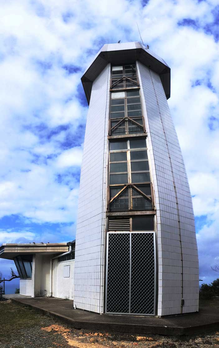 fitzroy-island-lighthouse-vertical