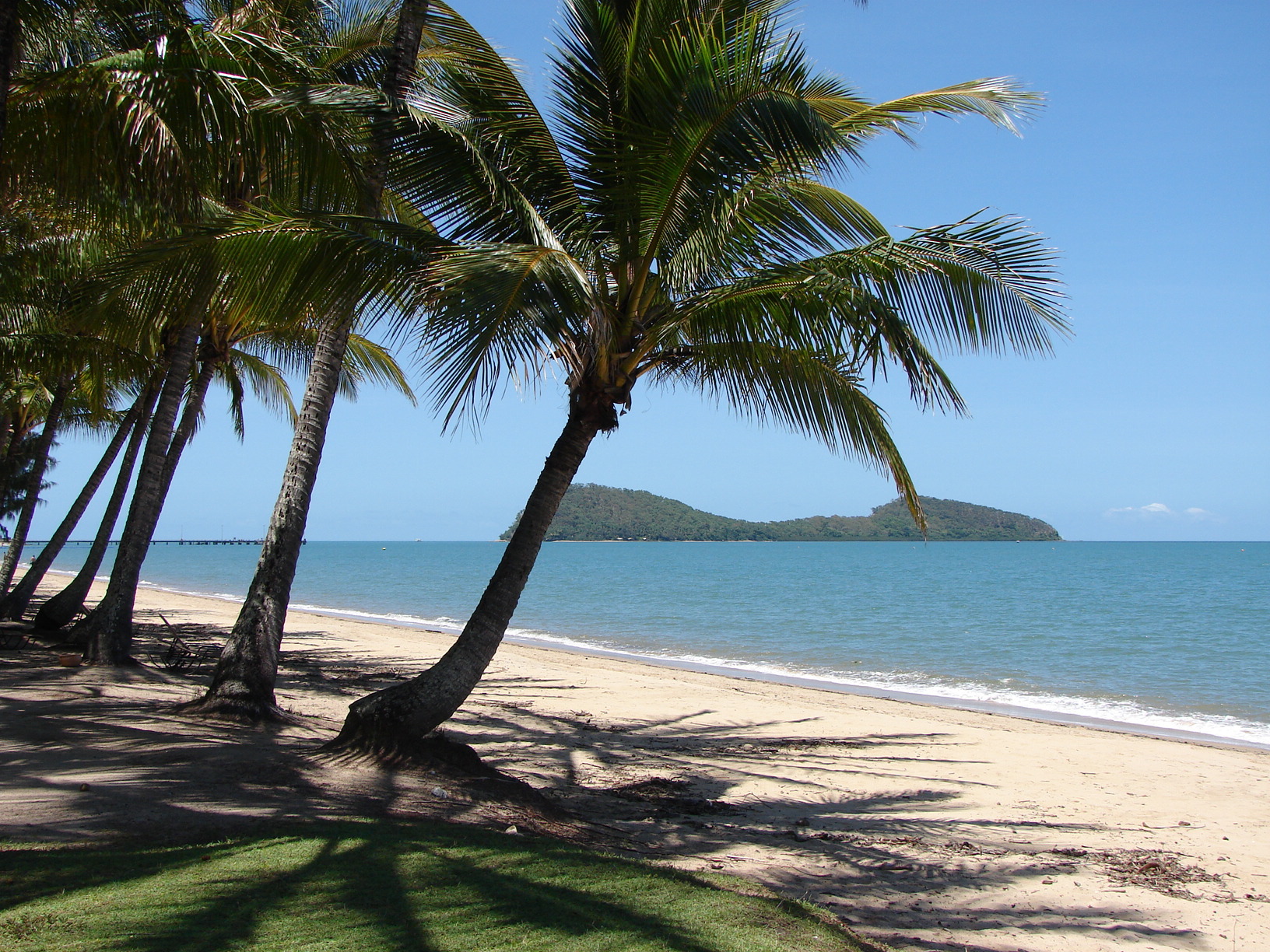Best Places to Go Stand Up Paddle Boarding Near Cairns Double Island, near Palm Cove